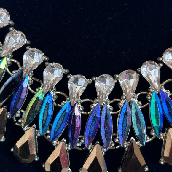 Elegant Multicolor Statement Necklace - Picture 3 of 5